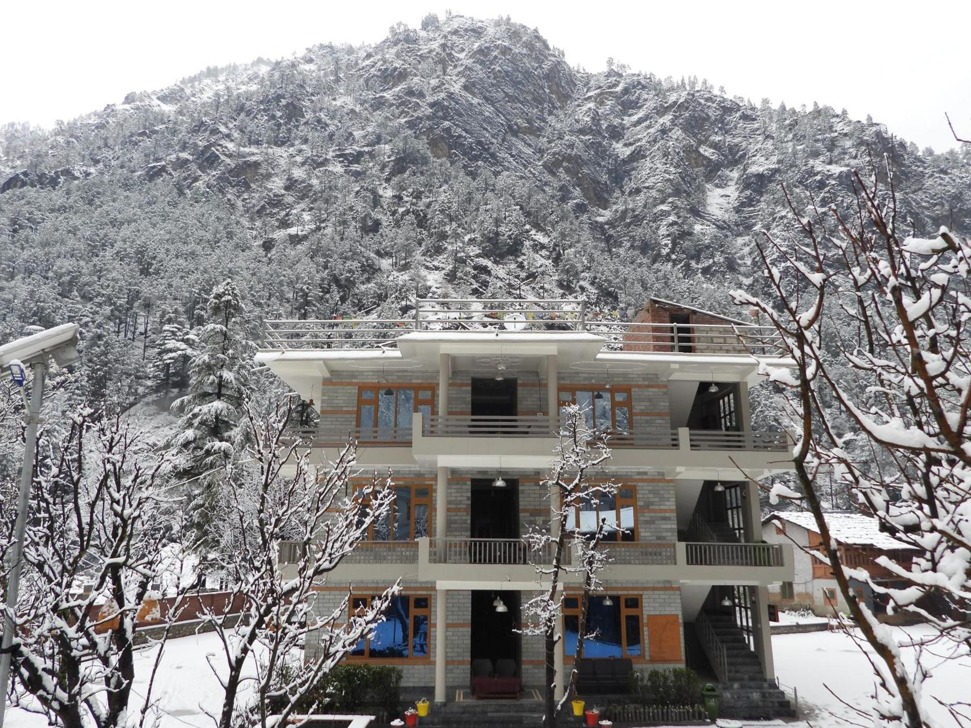 The Royal Orchard Kasol Hotel Exterior photo