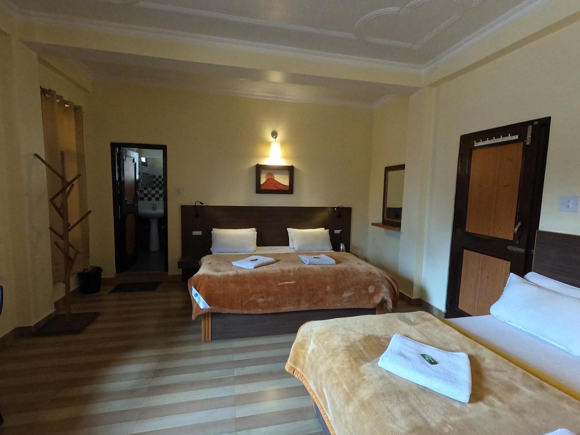 The Royal Orchard Kasol Hotel Exterior photo