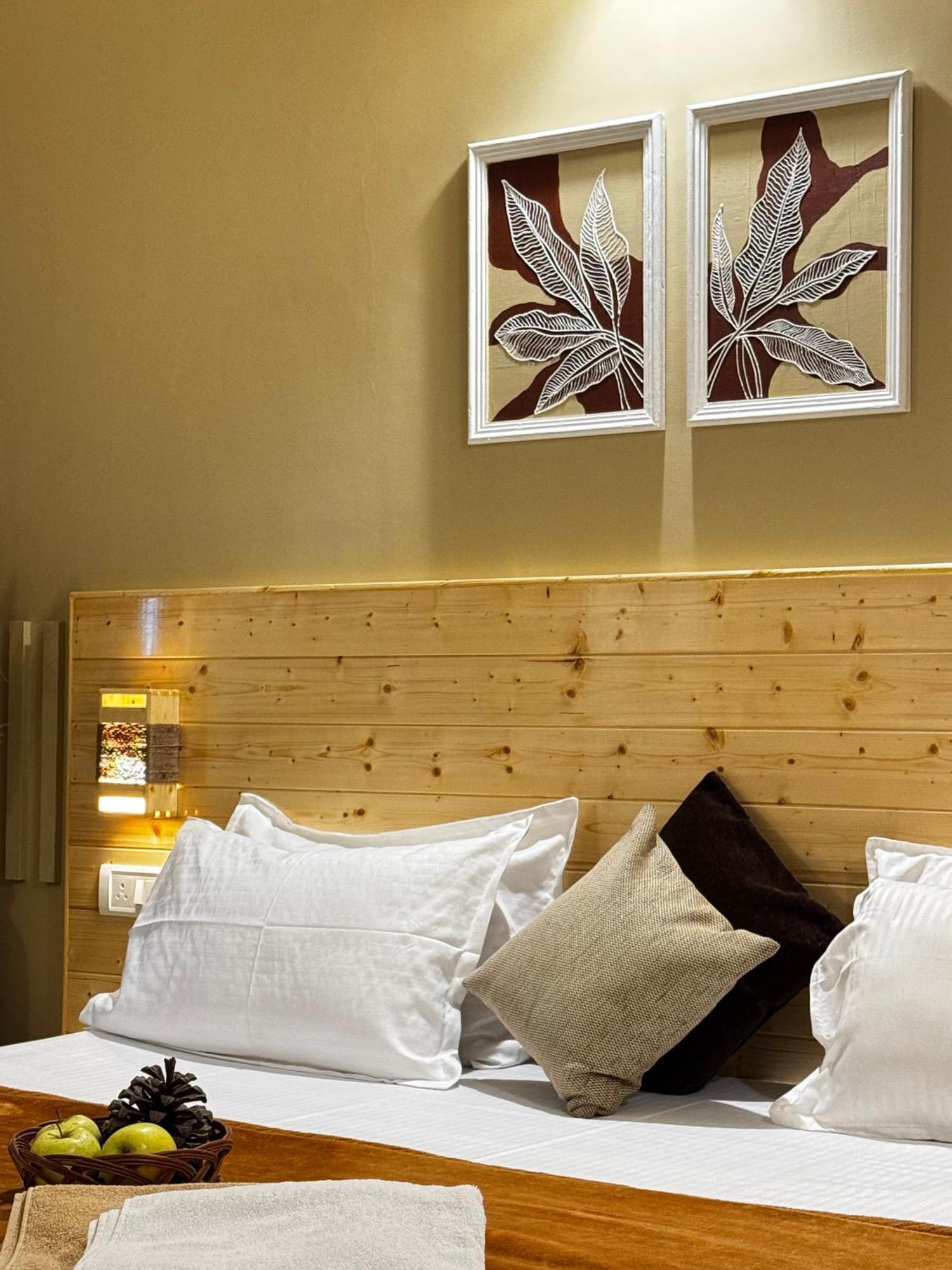 The Royal Orchard Kasol Hotel Exterior photo